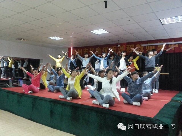12屆幼師專業(yè)70名優(yōu)秀畢業(yè)學生蘇州就業(yè)