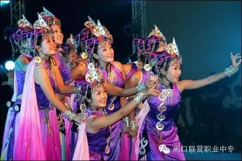 走出普教模式培養(yǎng)實用人才