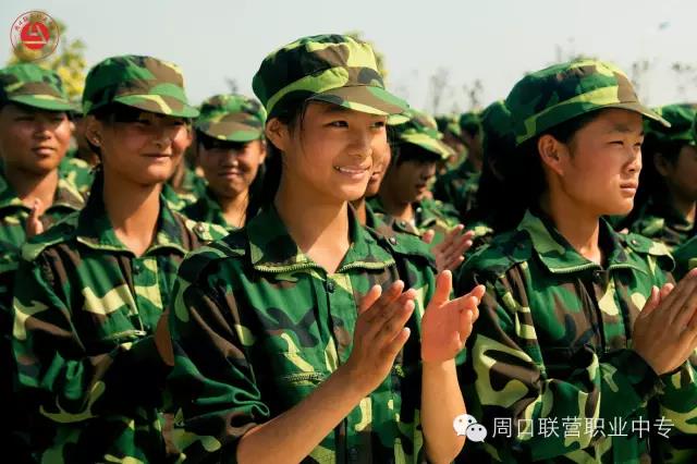 看看吧，那些軍訓中曬出“高顏值”的女生們