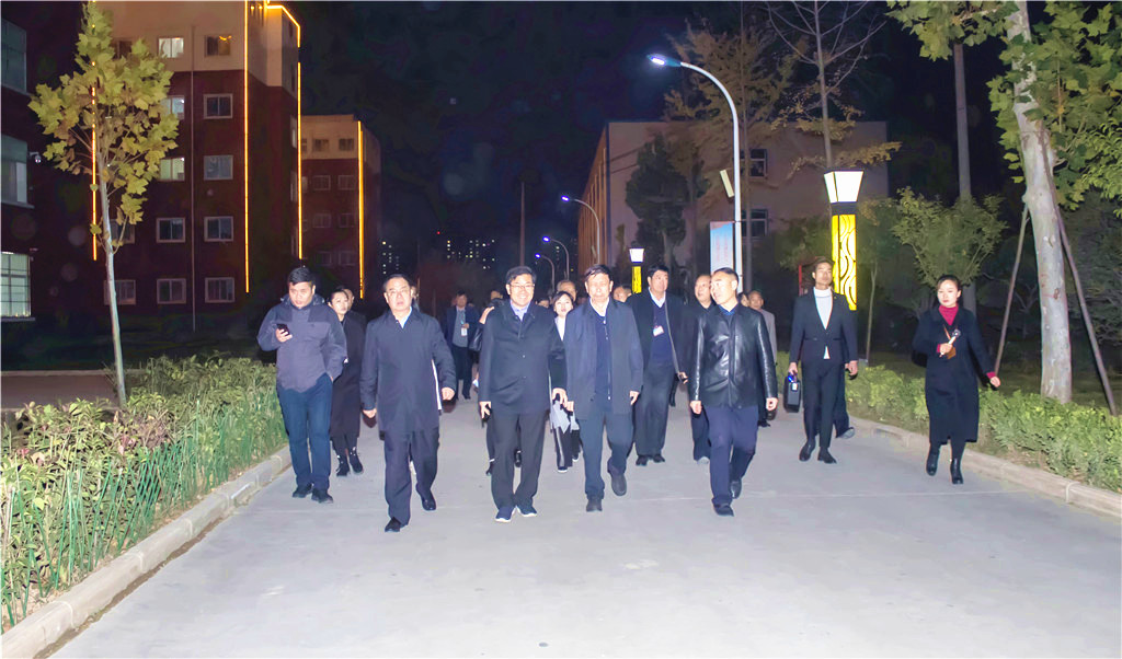駐南陽省人大代表團蒞臨我校視察指導(dǎo)工作